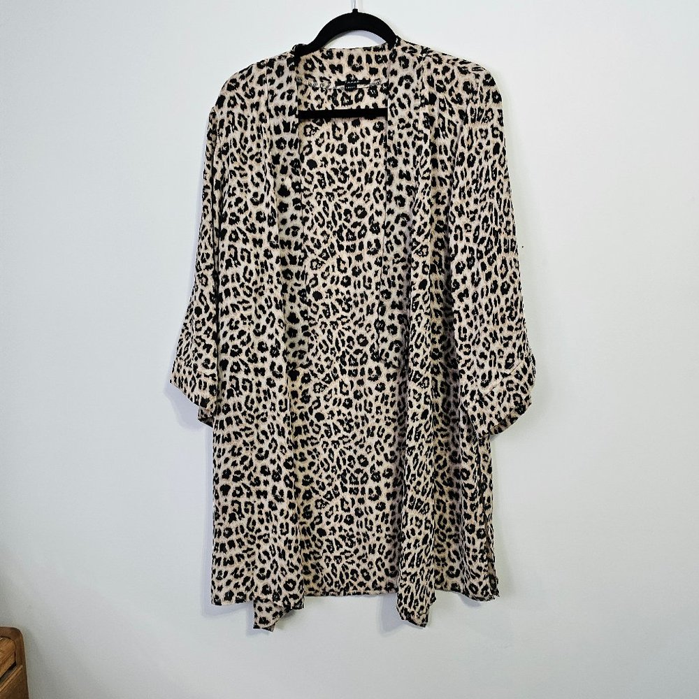 Tahari Kimono Animal print Mob wife aesthetics in size L/XL 22 inches PTP
